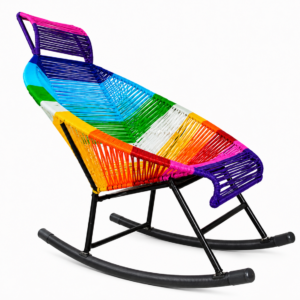 Silla Mecedora Tejida Multicolor con Respaldo Alto Con Balanzas metálicas recubiertas en Pvc para Baldosas delicadas conocida popularmente como mecedora tipo cachama