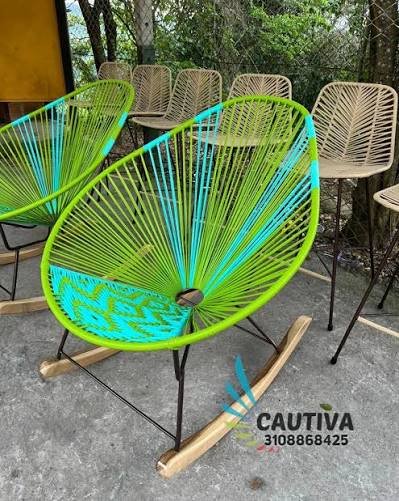 Silla Acapulco Mecedora Multicolor - Tejido Artesanal Arcoíris para Balcón, Terraza y Jardín - Image 2